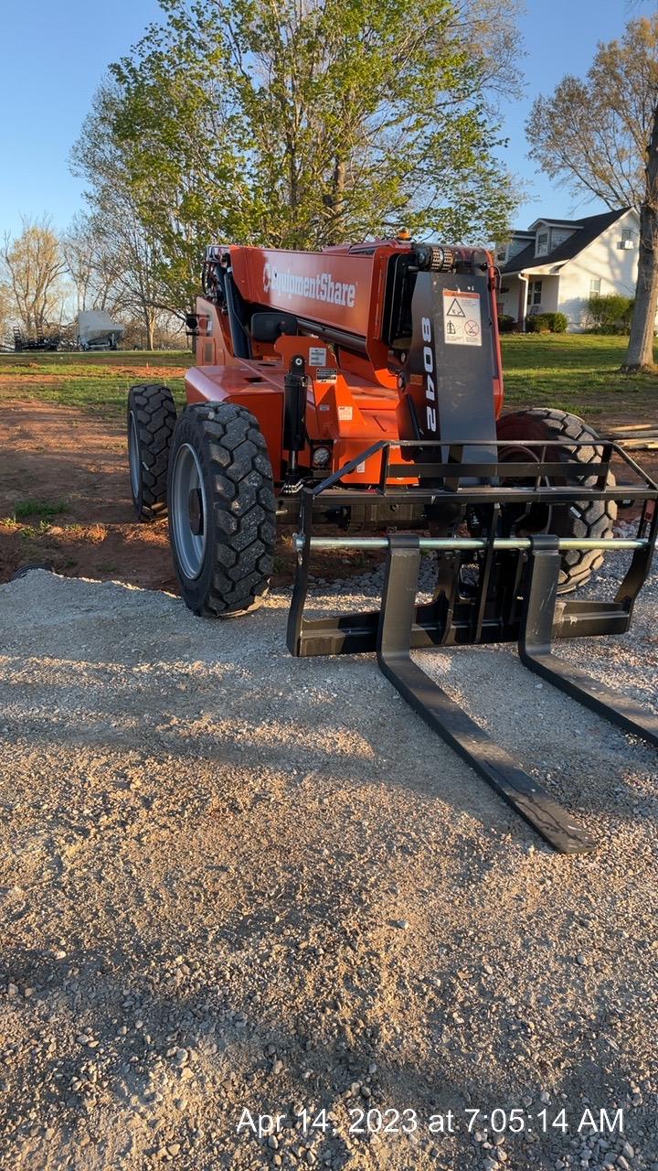 2022 SKYTRAK 8042