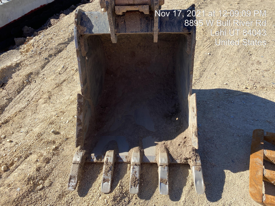 2020 DOOSAN 24" Bucket-Doosan