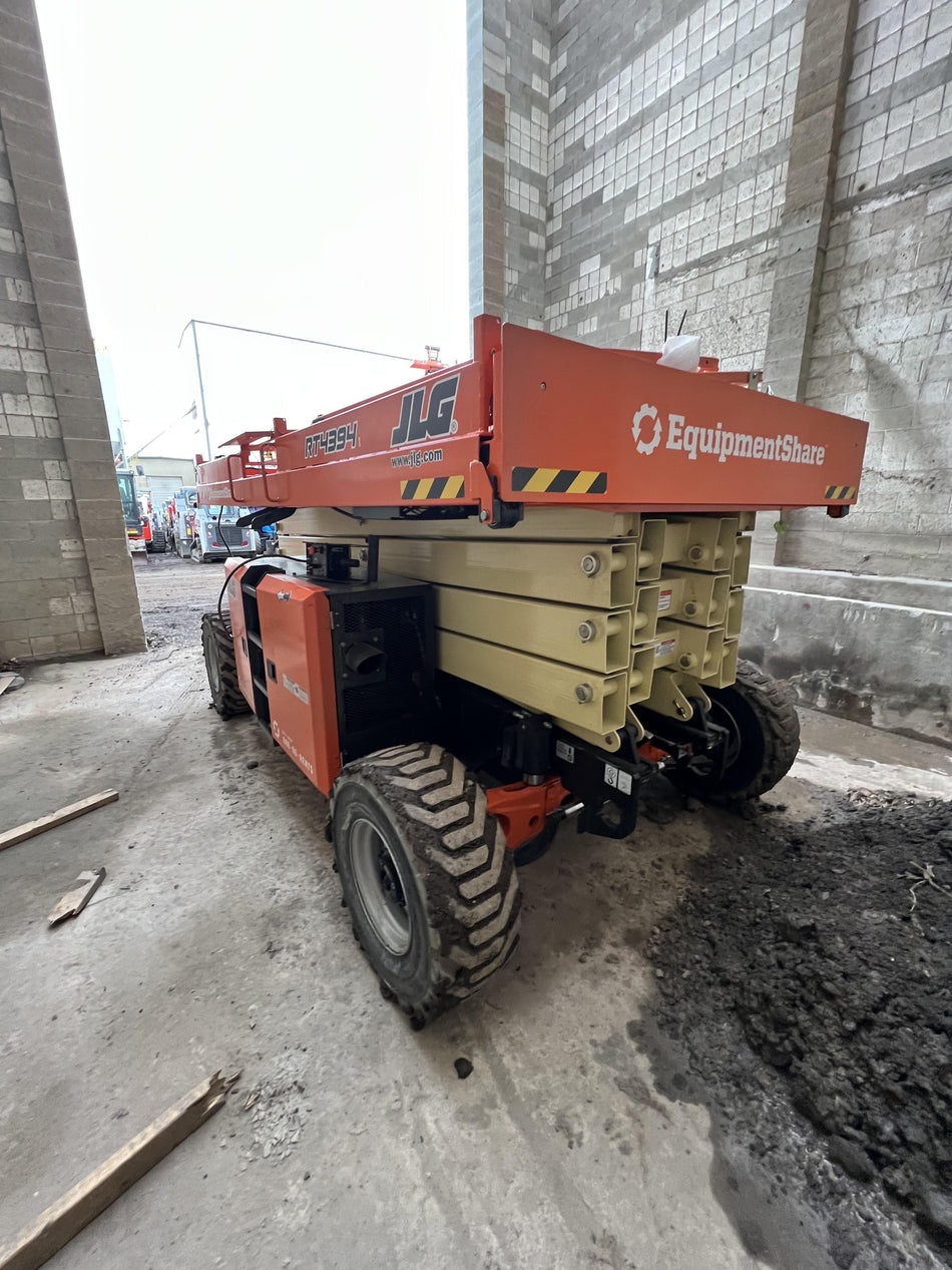 2023 JLG RT4394