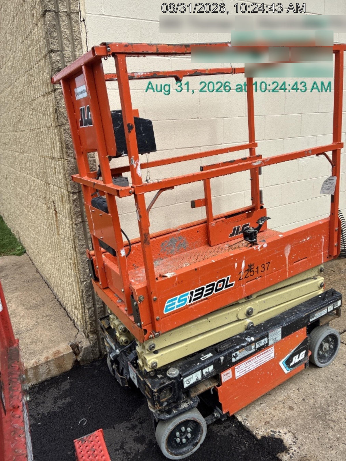 2022 JLG ES1330L