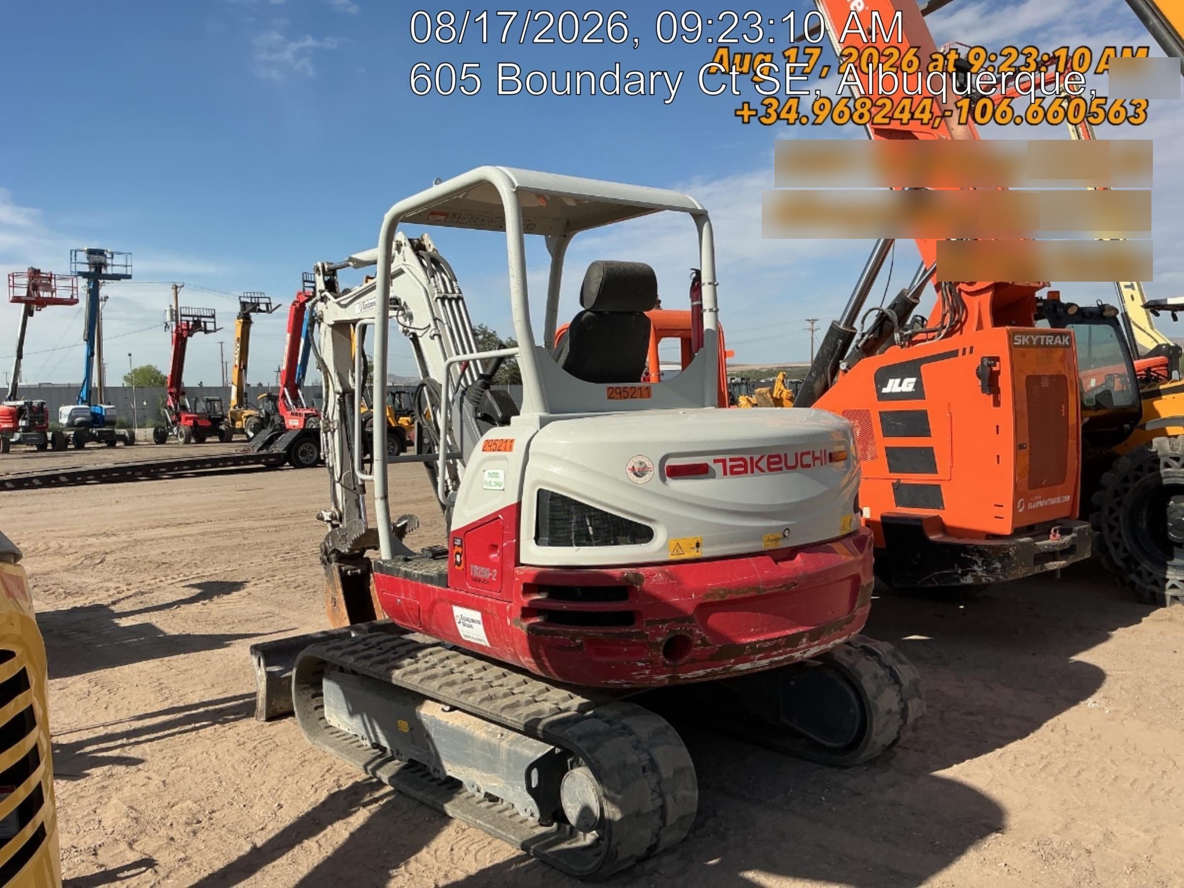 2023 TAKEUCHI TB250-2R