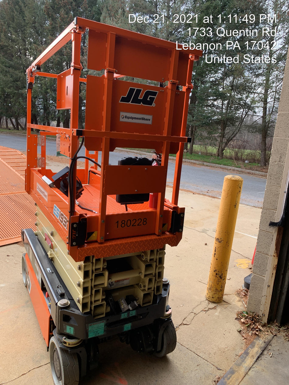 2021 JLG ES1932