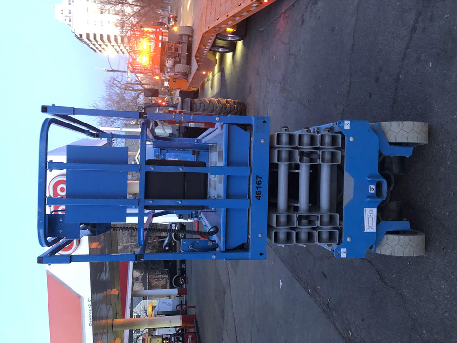 2019 Genie GS-2632 Folding rails with half height swing gate