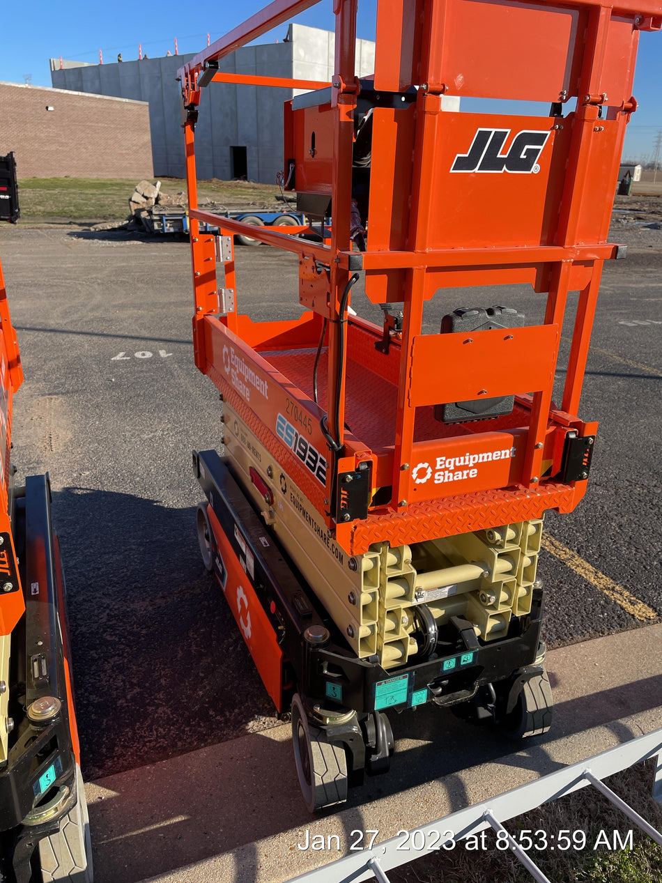 2022 JLG ES1932