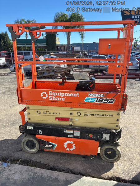 2022 JLG ES1932