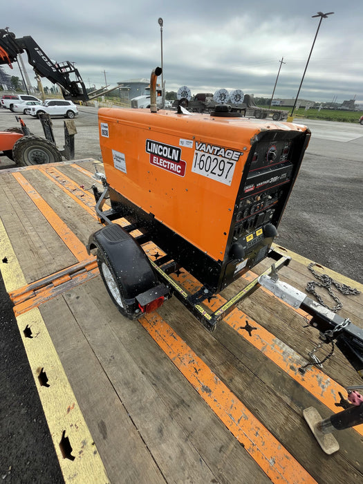 2021 Lincoln Electric Vantage 322 Vantage 322 Ready Pak 3 w/ Decals, ORANGE (includes trailer, cable rack, fender light kit) NO Telematics