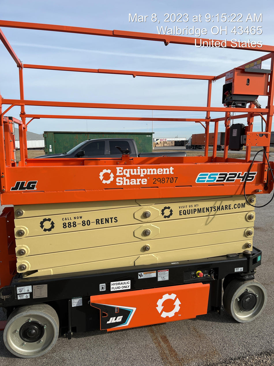 2023 JLG ES3246