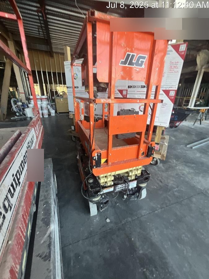 2022 JLG ES1330L