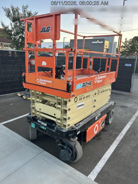 2022 JLG ES3246