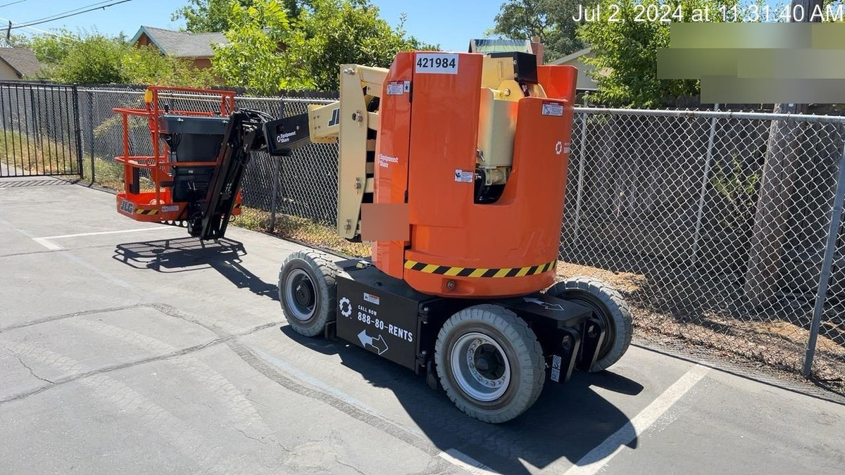 2024 JLG E300AJP