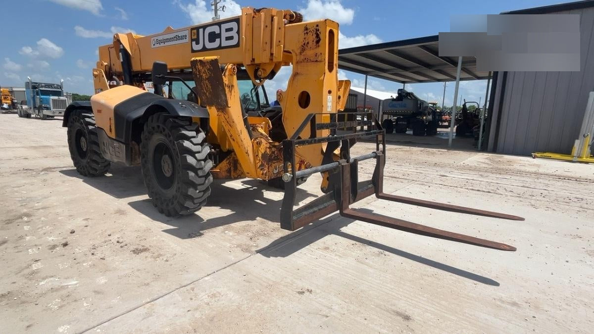 2020 JCB 510-56 Cab/Heat/Air, 74 HP, Solid Tires, STD Worklight, Beacon, Aux Hydraulics, Lifting Eye, Back up Alarm w/66" Carriage/60" Forks
