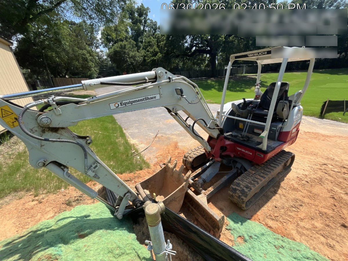 2022 TAKEUCHI TB235-2R