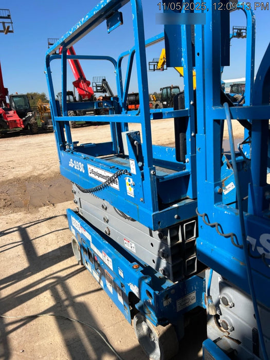 2020 Genie GS-1930 Solid Non Marking Tires, Beacon, Folding rails with half height swing gate