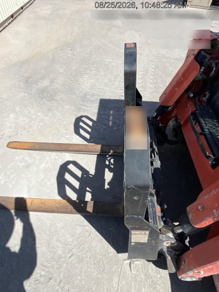 2022 TAKEUCHI 48" Pallet Forks - Takeuchi