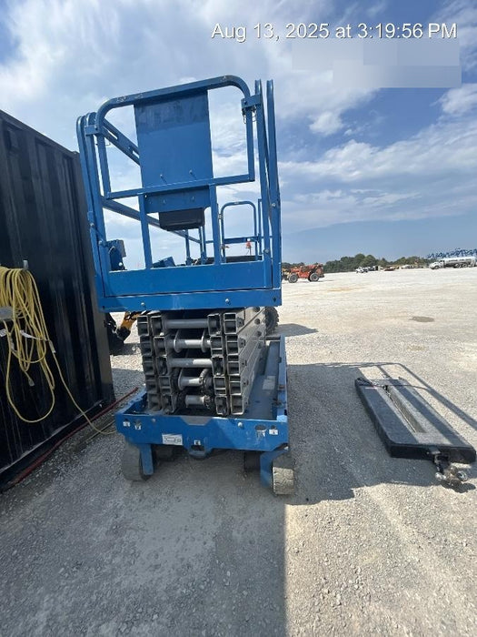 2019 Genie GS-4047 Folding rails with half height swing gate