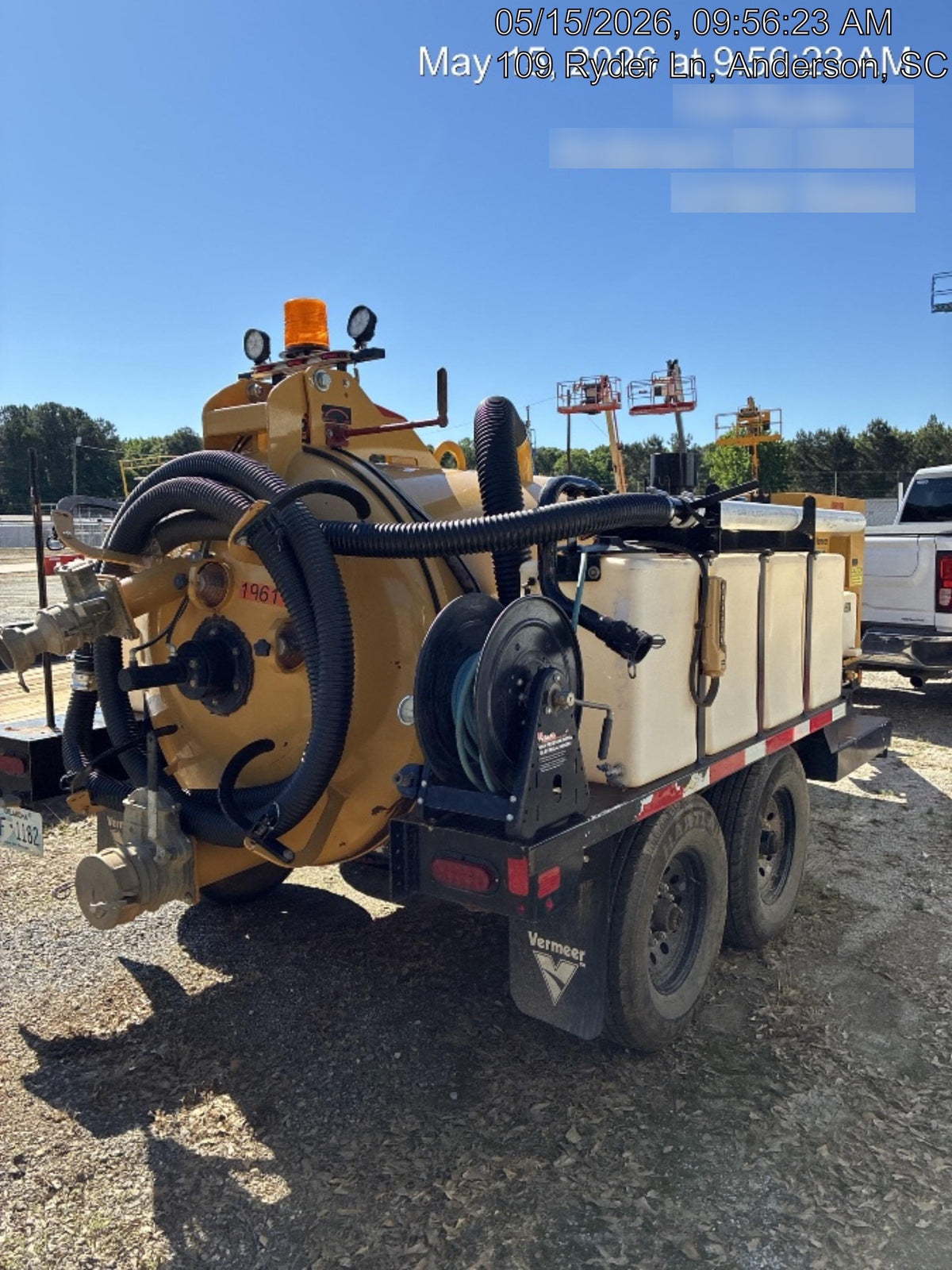 2021 Vac-Tron LP573XDT T4 Koehler Diesel Engine, 500 Gallon Debris Tank, x2 100 Gallon Water Tanks