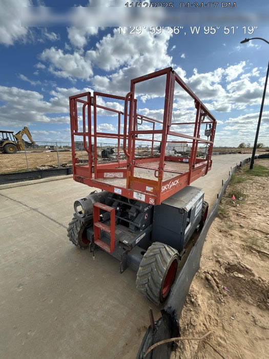 2017 SKYJACK SJ6832 RT