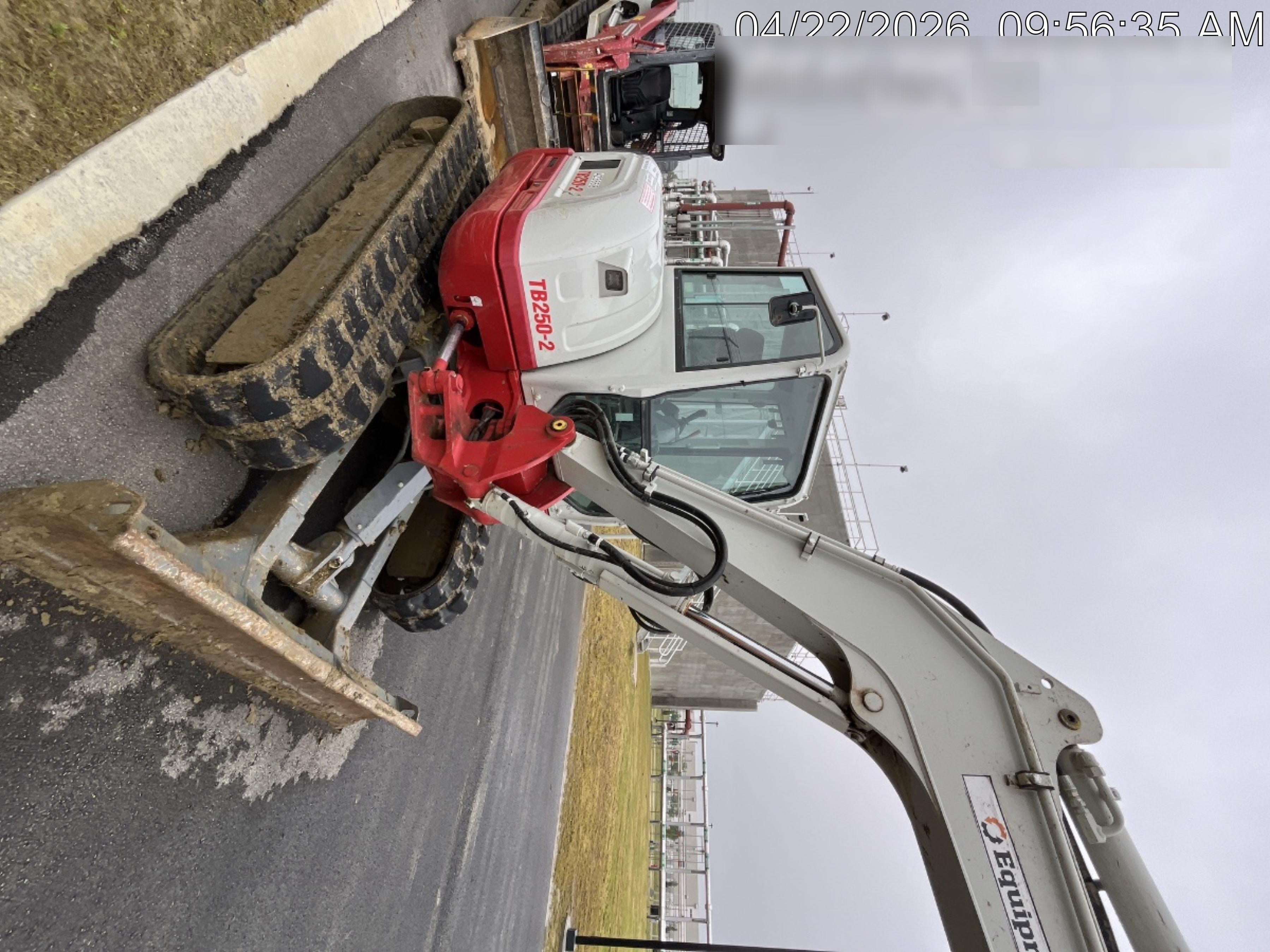 2024 TAKEUCHI TB250-2CR