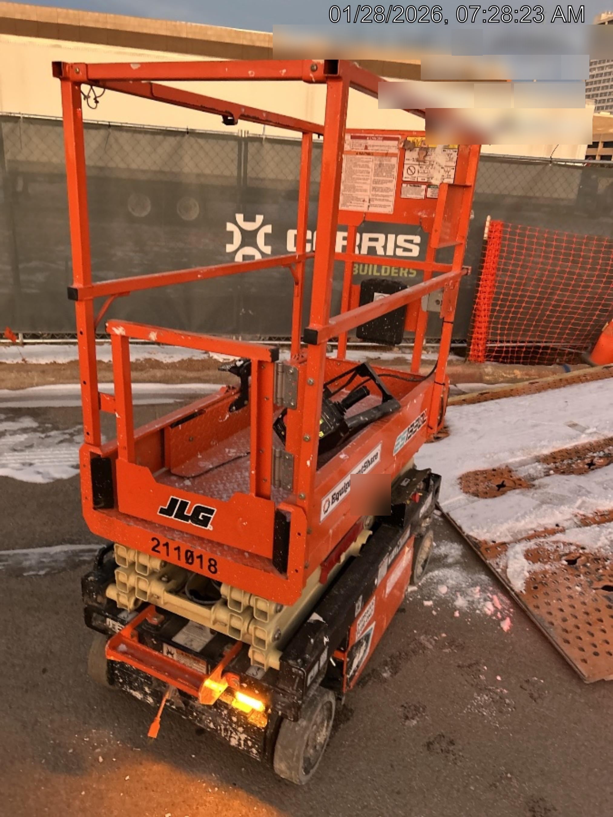 2022 JLG ES1330L