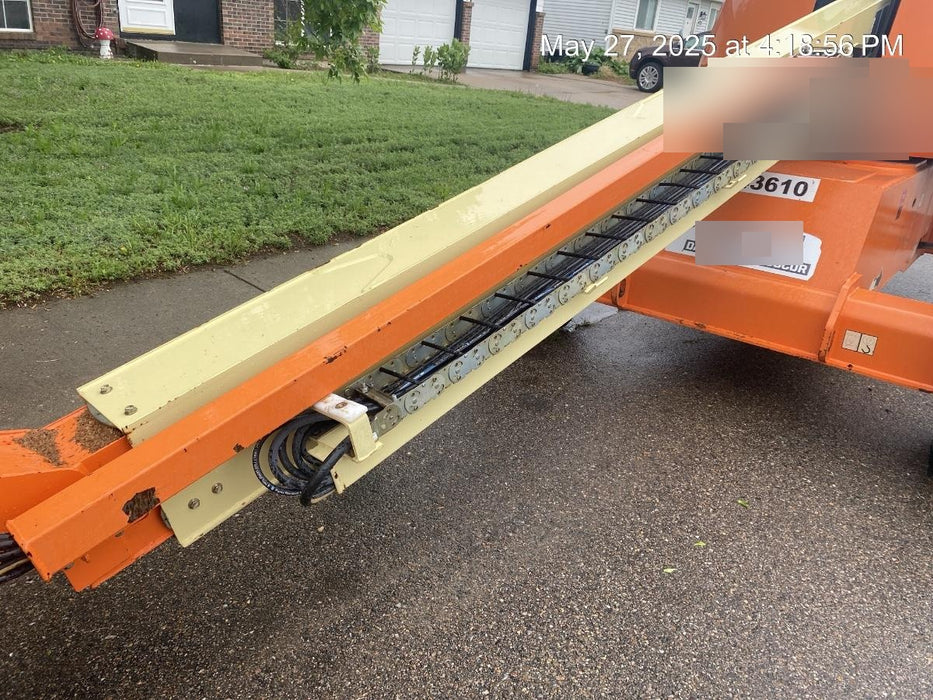 2019 JLG 400S