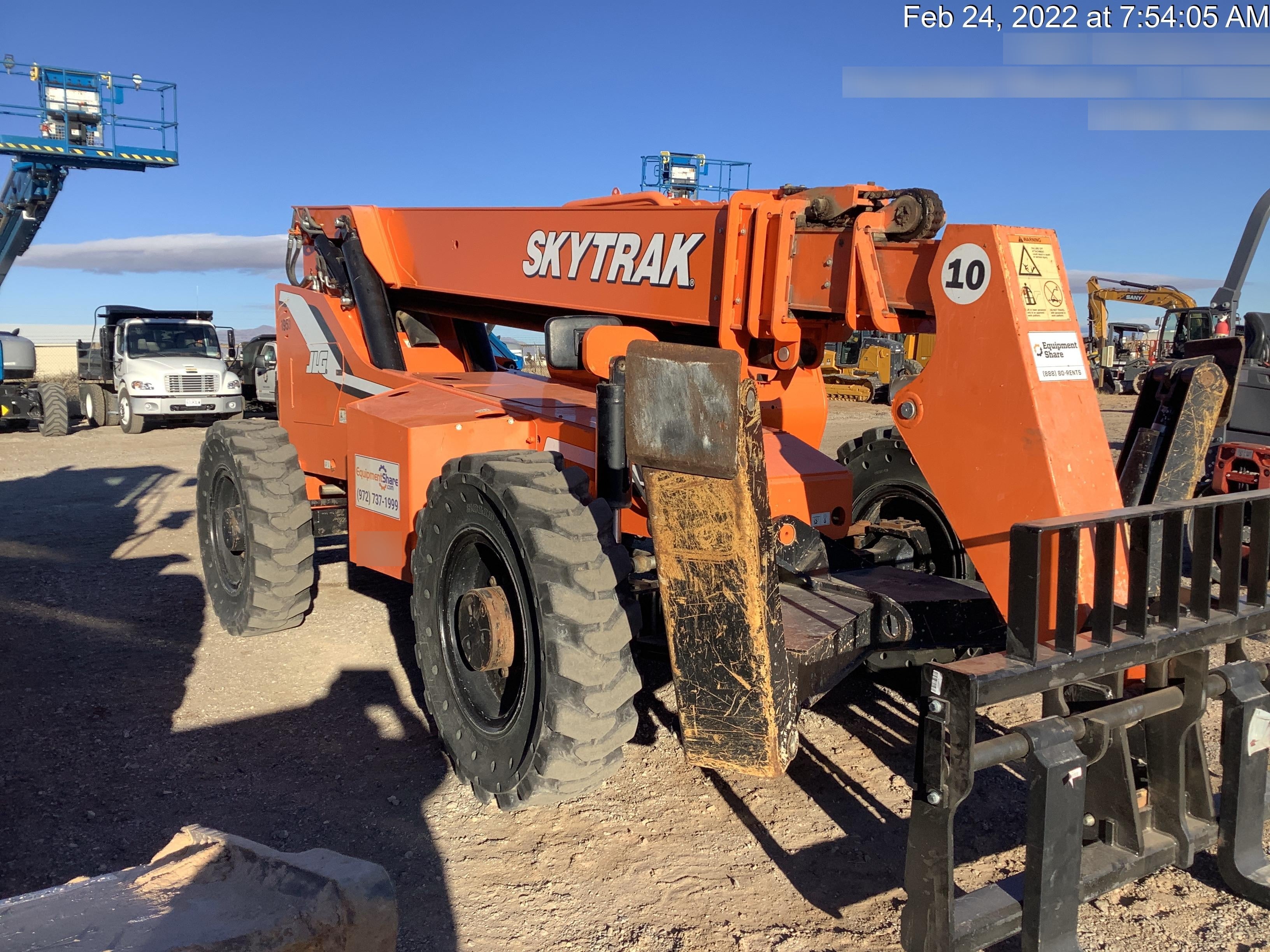2017 SKYTRAK 10054