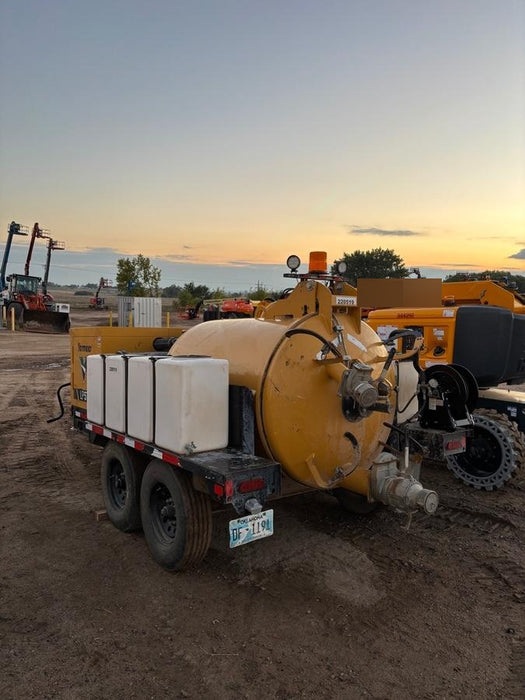 2022 Vac-Tron LP573XDT T4 Koehler Diesel Engine, 500 Gallon Debris Tank, x2 100 Gallon Water Tanks