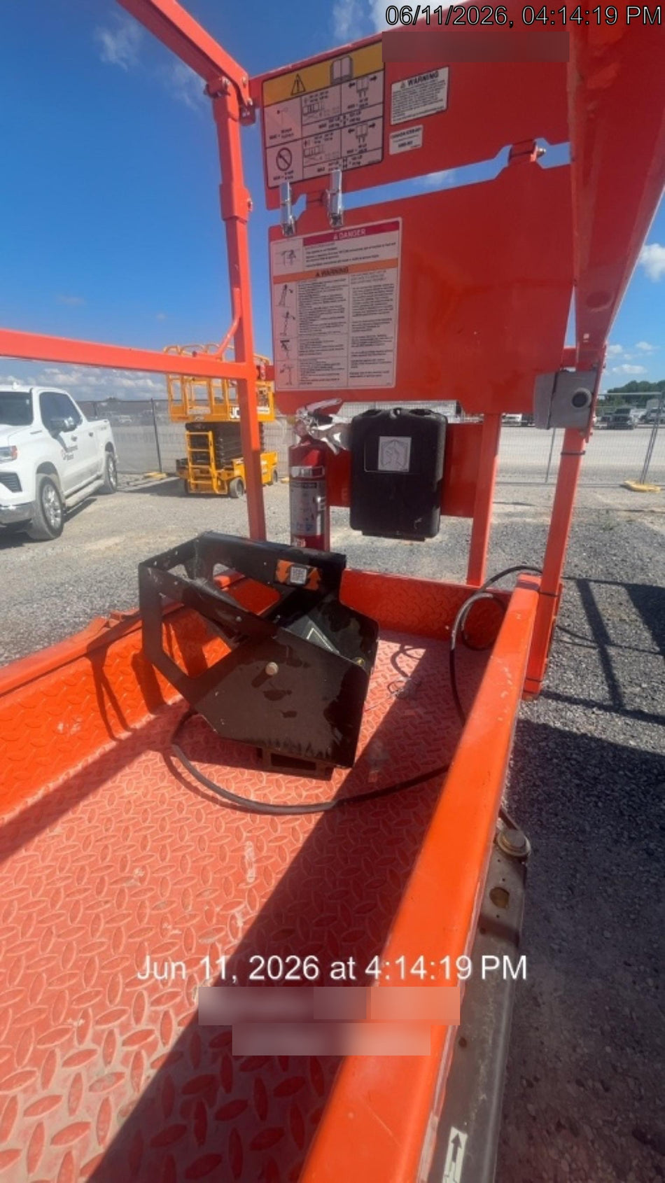 2025 JLG ES1932
