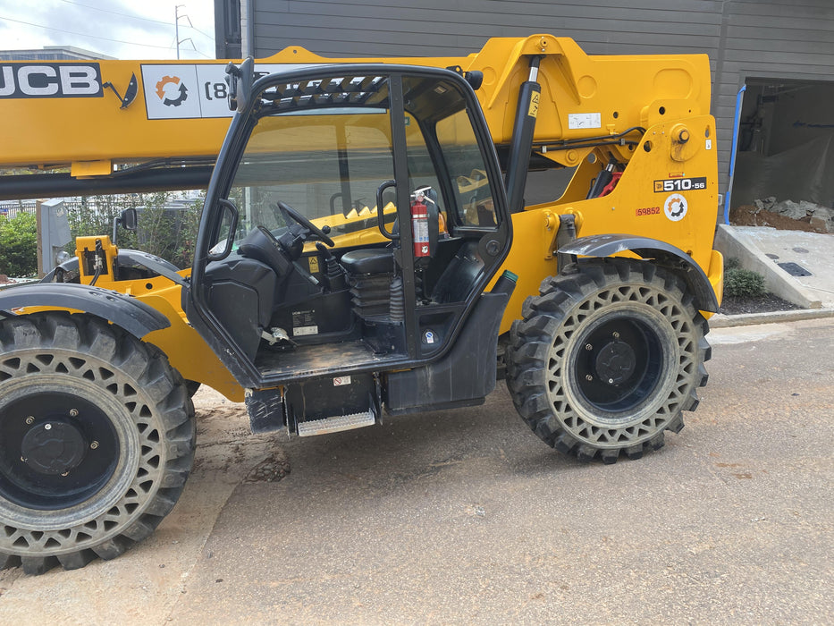 2020 JCB 510-56 Canopy, 74 HP, Solid Tires, STD Worklight, Beacon, Aux Hydraulics, Lifting Eye, Back up Alarm w/66" Carriage/60" Forks