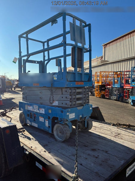 2020 Genie GS-1930 Solid Non Marking Tires, Beacon, Folding rails with half height swing gate, 800W Inverter