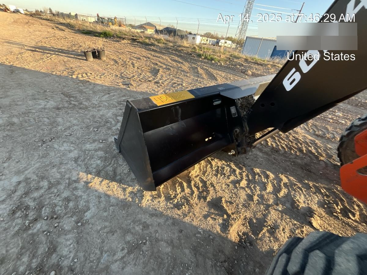 2024 JLG 1001100823