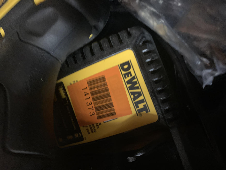 2021 DEWALT DCF883M2