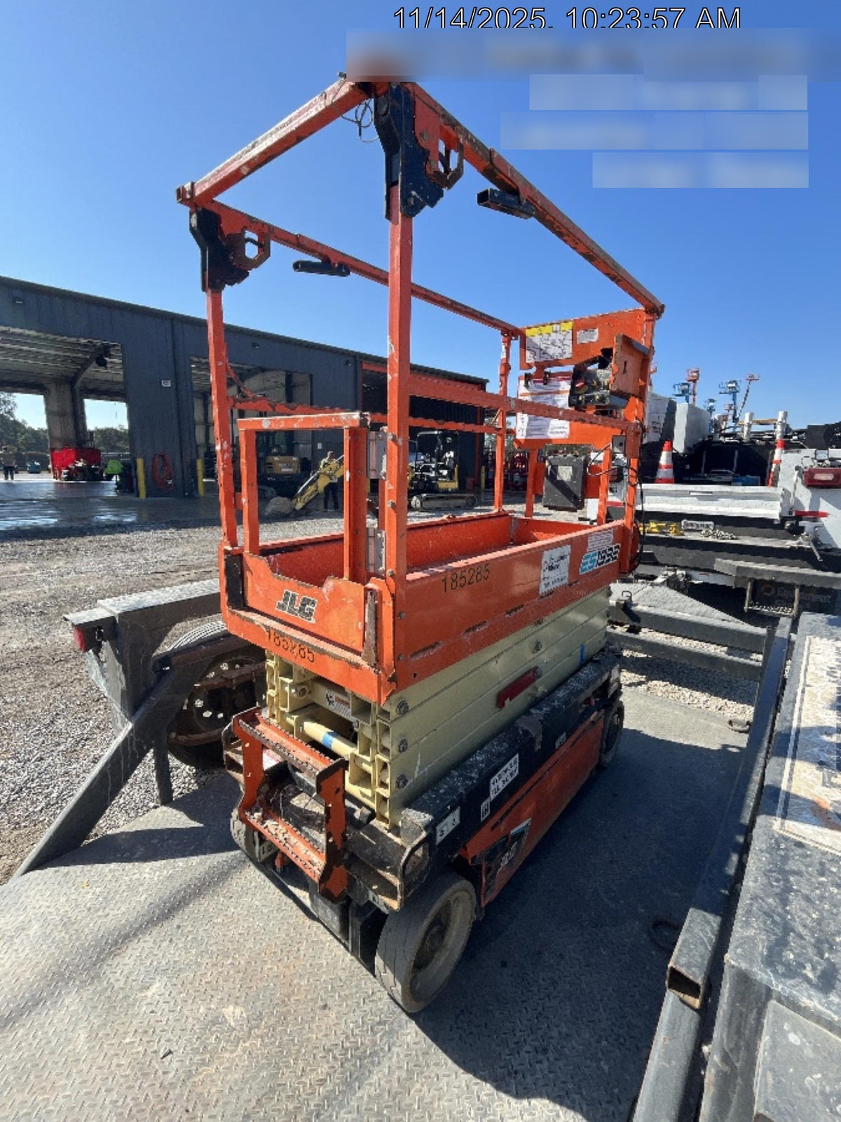2021 JLG ES1932
