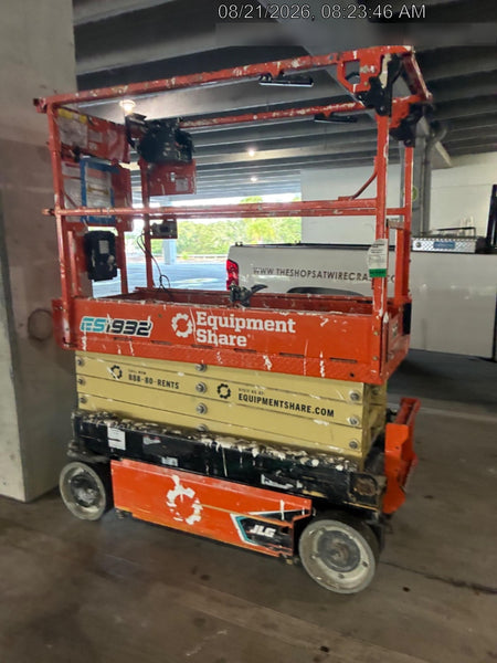 2023 JLG ES1932
