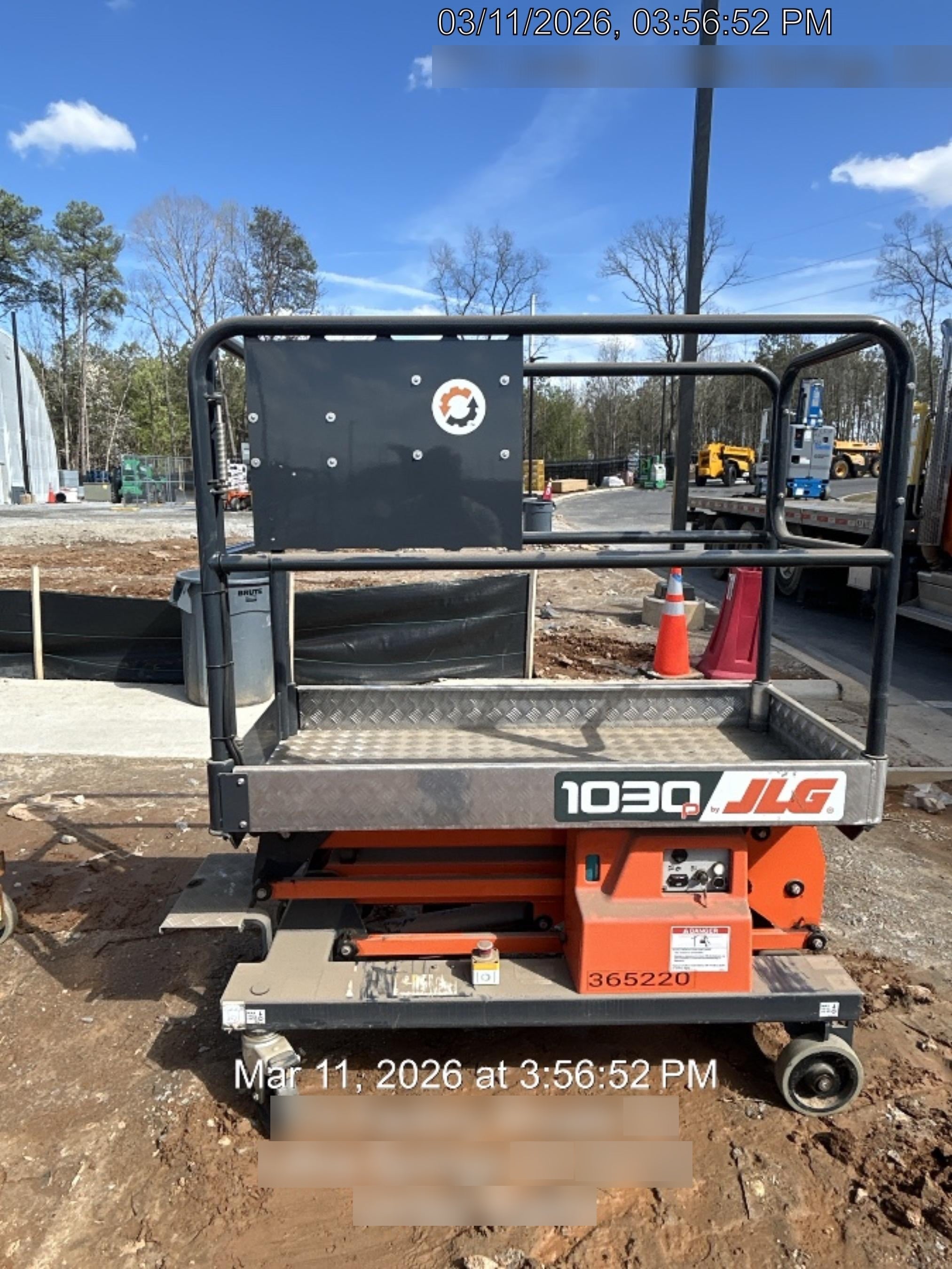 2023 JLG 1030P