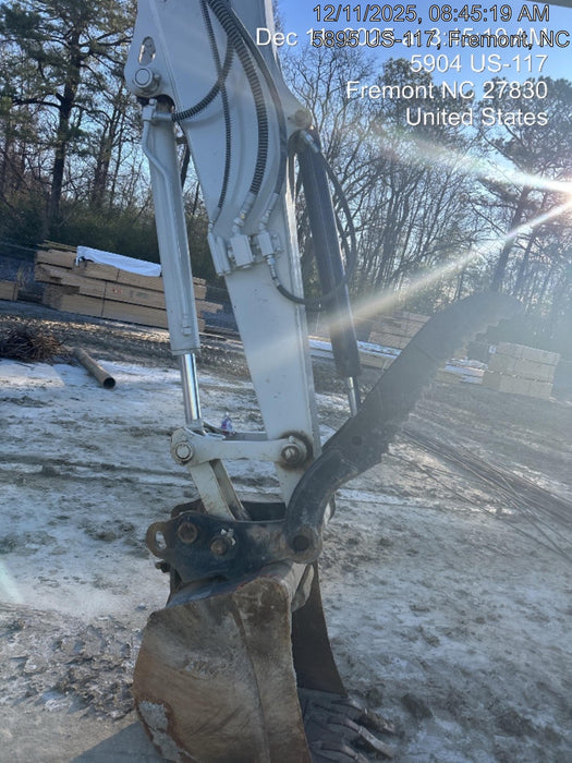 2025 TAKEUCHI 24" Bucket Takeuchi