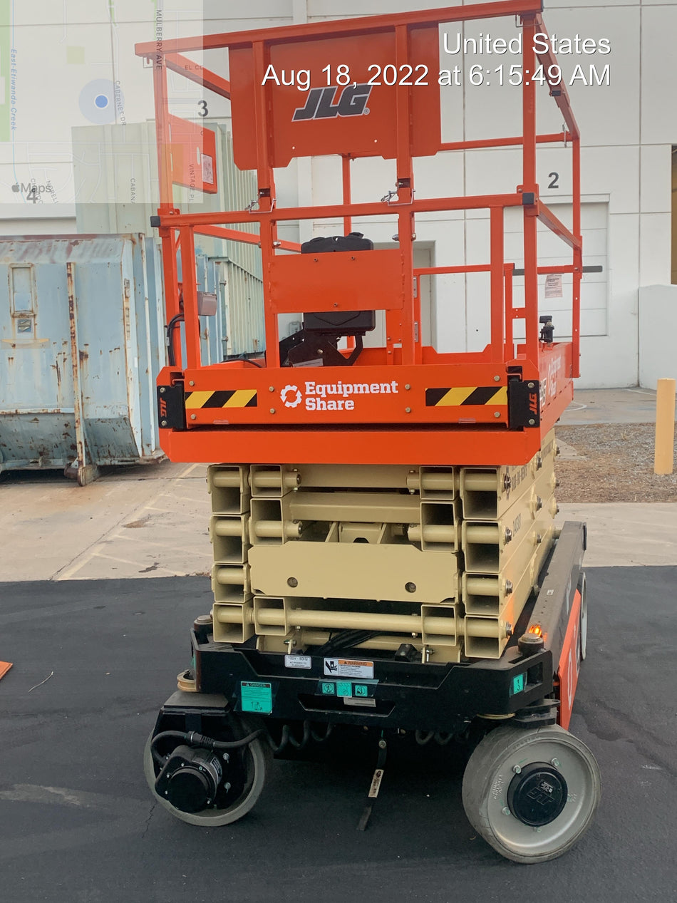 2022 JLG ES3246