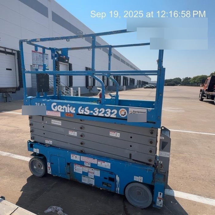 2017 Genie GS-3232 Genie GS3232 Lift w/Folding Rails and Swing Gate