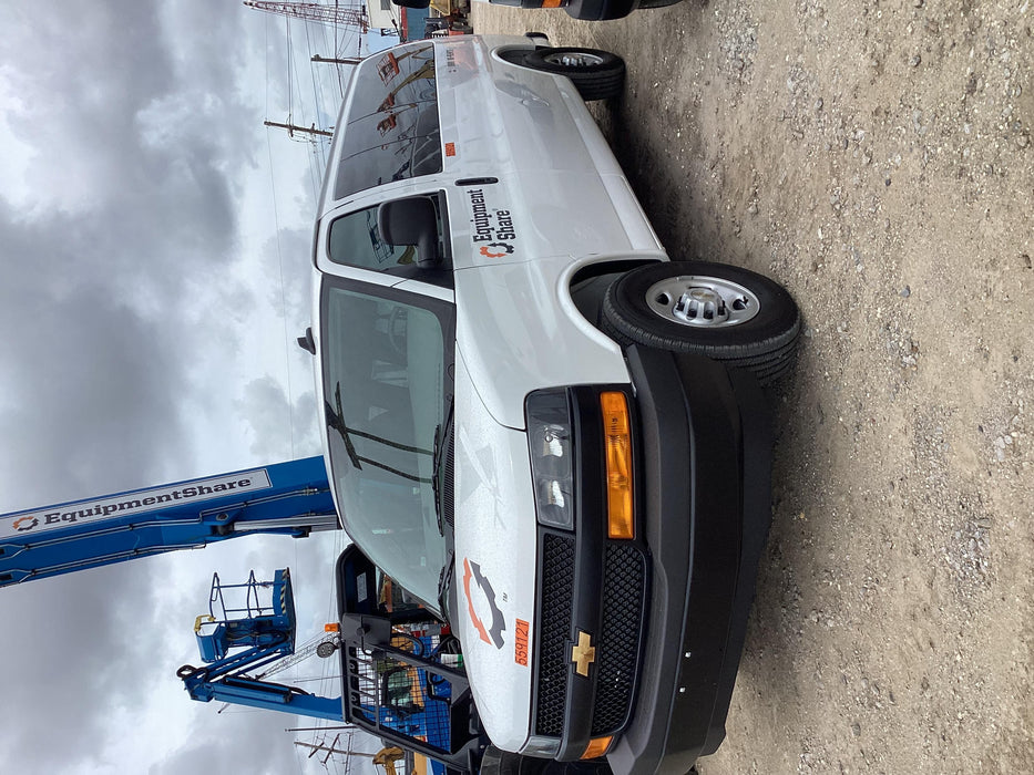 2025 CHEVROLET Express Van - Rental