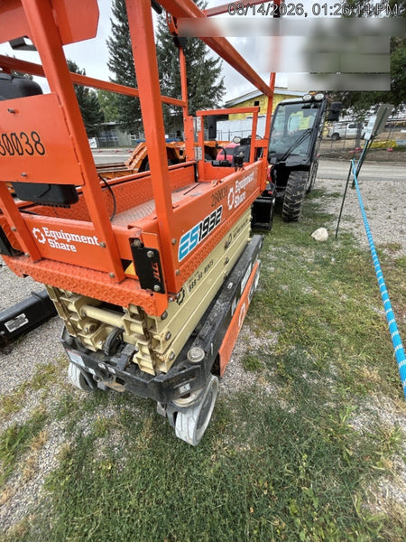 2022 JLG ES1932