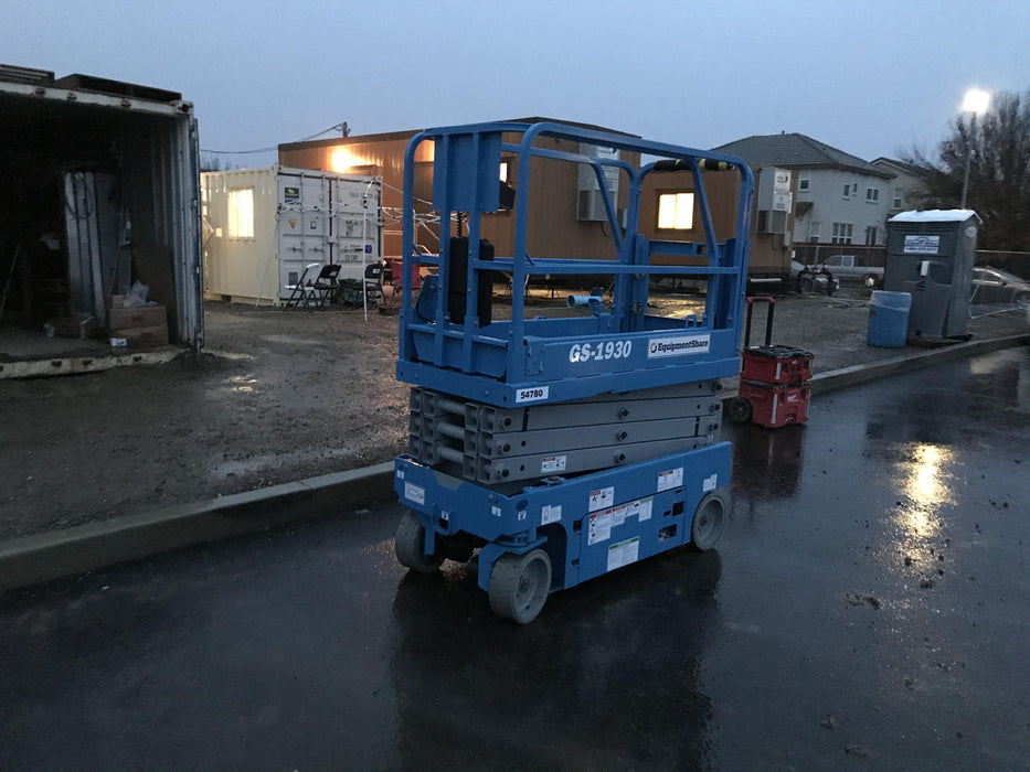 2019 Genie GS-1930 Half Height Swing Gate, 800W Inverter