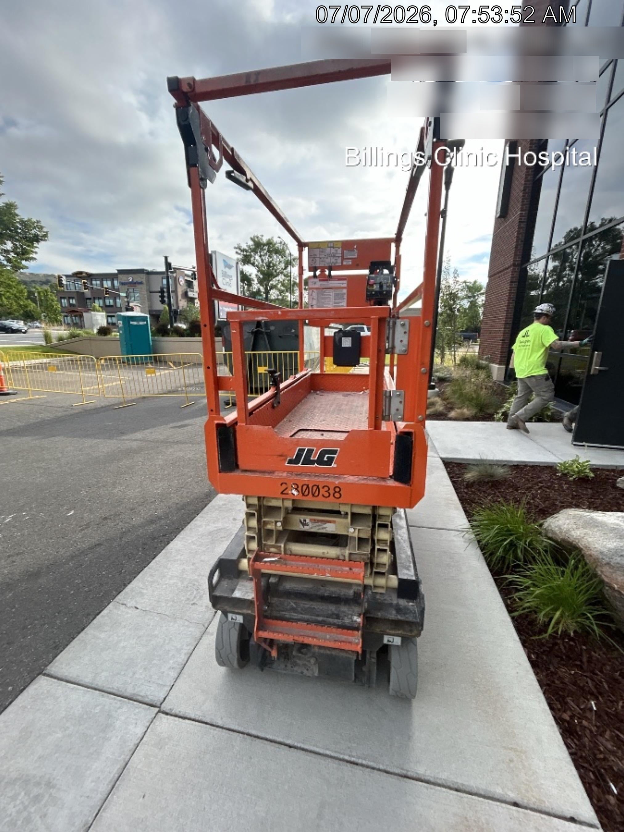 2022 JLG ES1932
