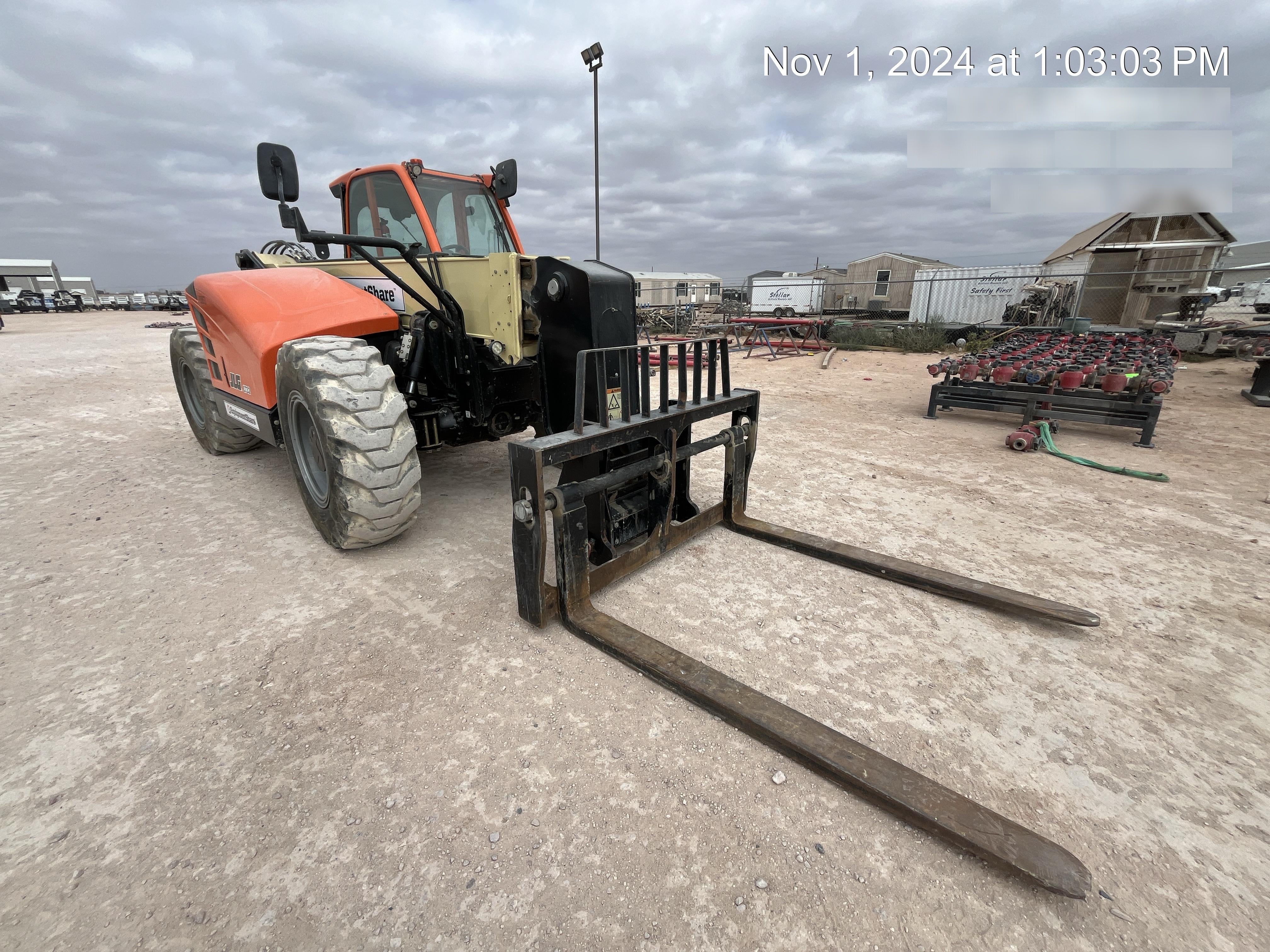 2021 JLG 1732