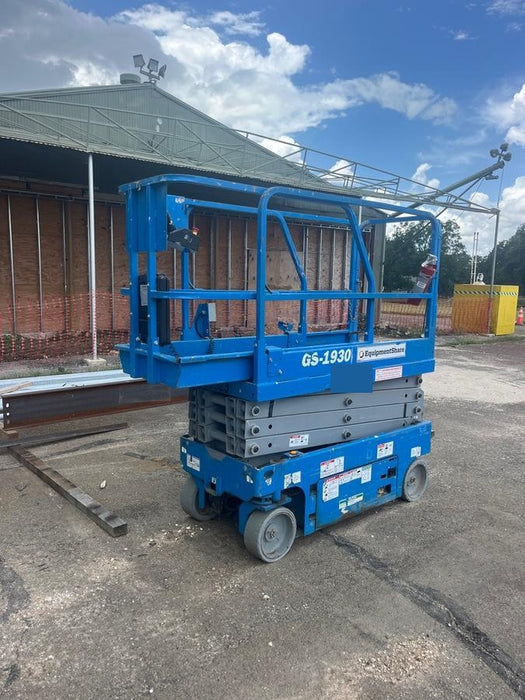 2019 Genie GS-1930 Fixed Rails with Chain Entry