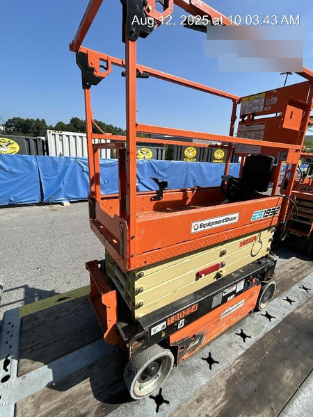2021 JLG ES1932