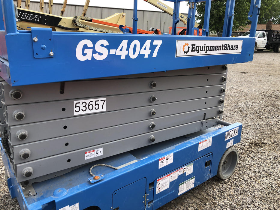 2019 Genie GS-4047 Folding rails with half height swing gate