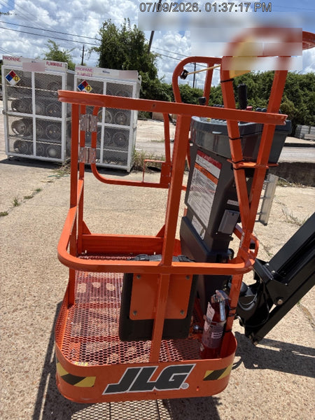 2025 JLG E300AJP