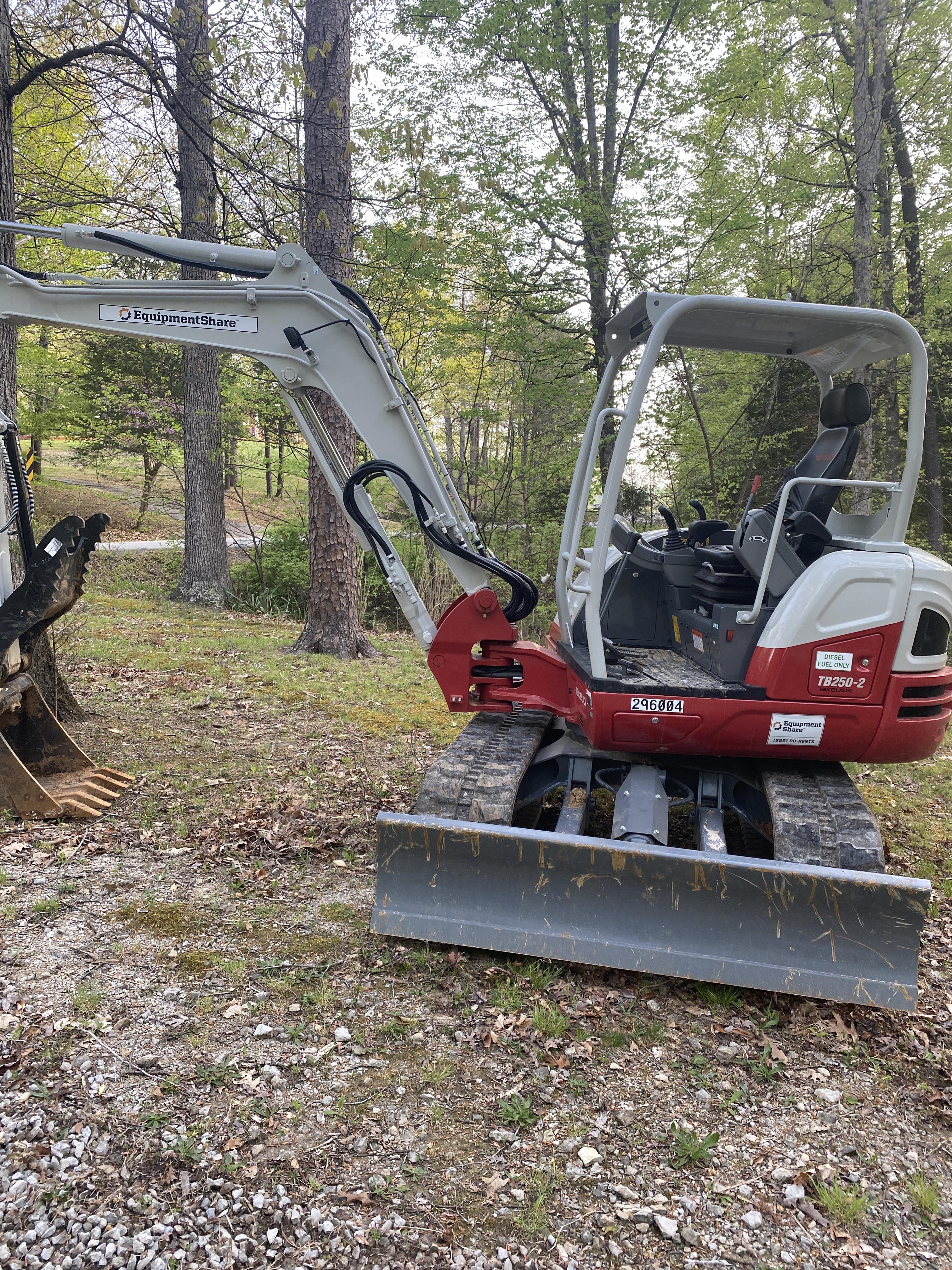 2023 TAKEUCHI TB250-2R