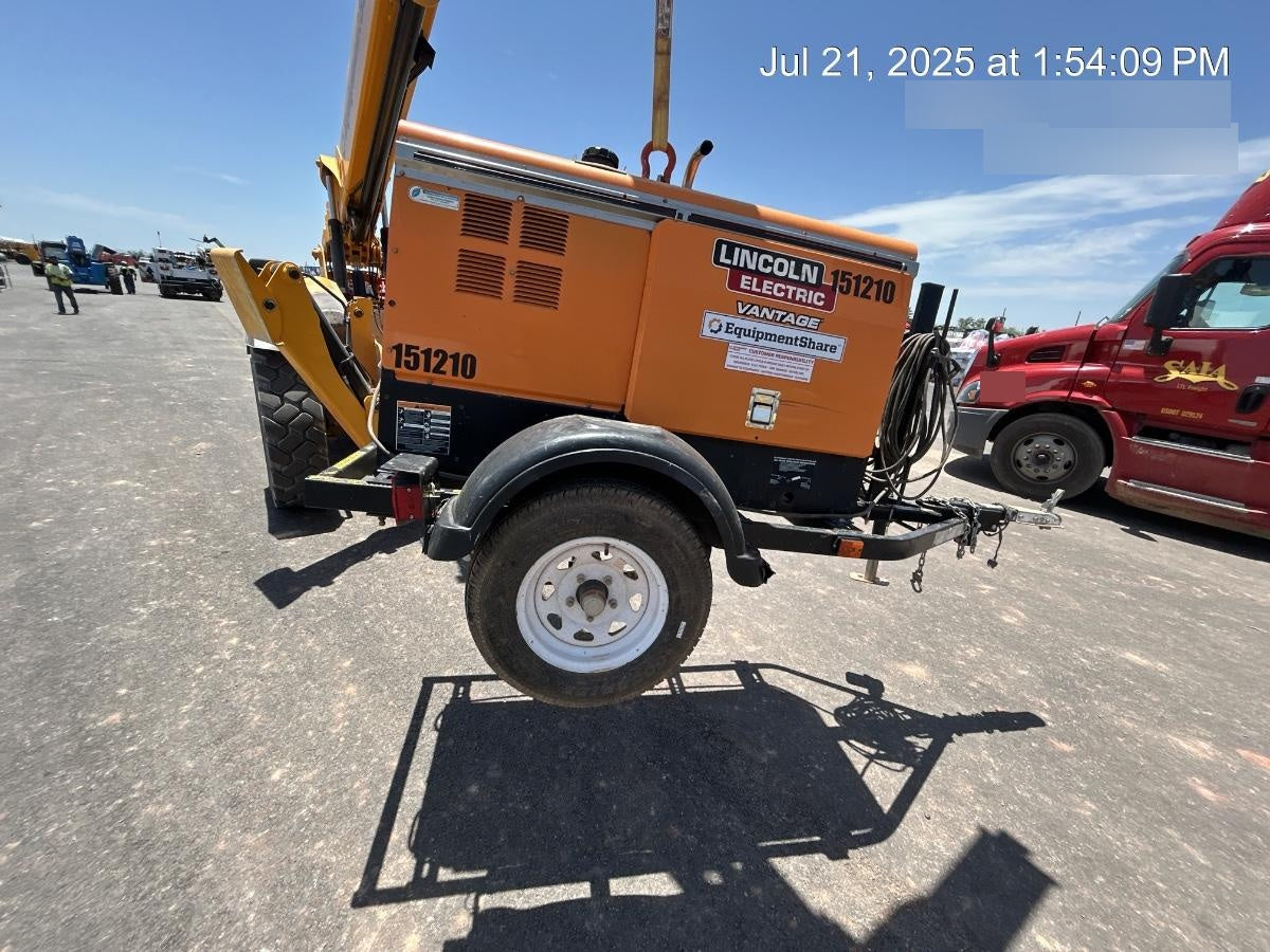 2021 Lincoln Electric Vantage 322 Vantage 322 Ready Pak 3 w/ Telematics & Decals, ORANGE (includes trailer, cable rack, fender light kit)