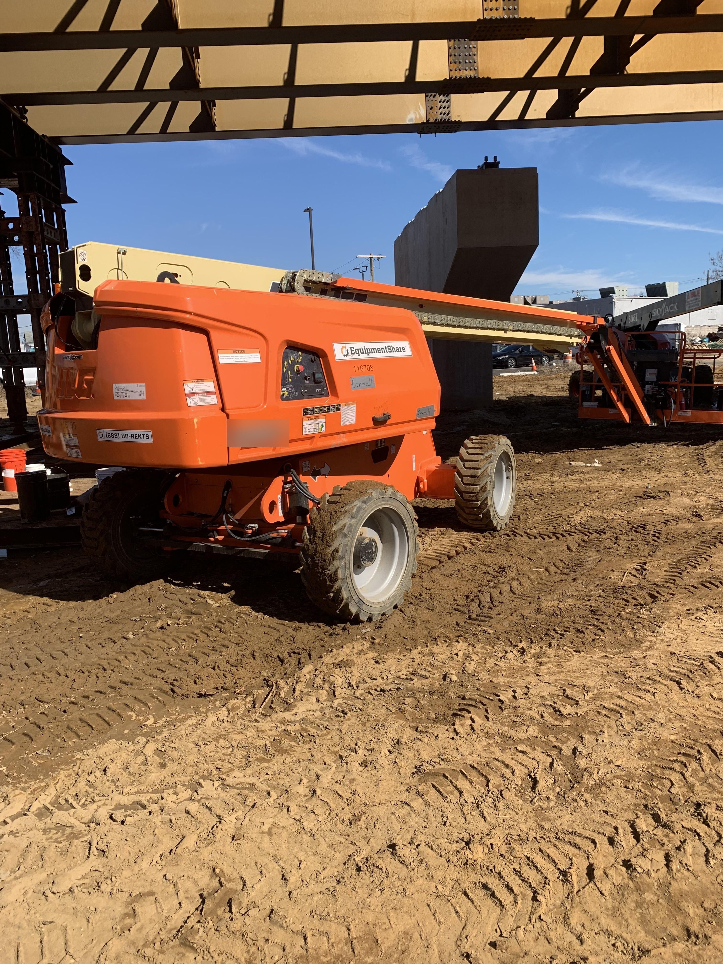 2021 JLG 660SJ