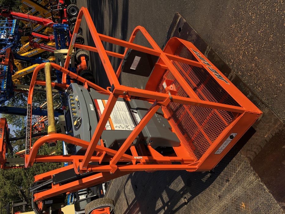 2019 JLG E400AJPN